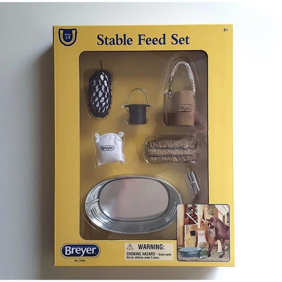 Breyer Toys Breyer 2486 Traditional Stable Feeding Toy Horse